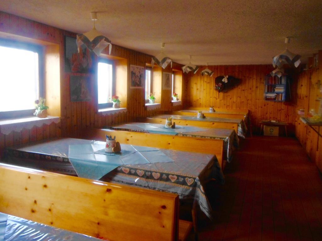 Hotel Rifugio Velo Della Madonna Sankt Martin am Sismunthbach Exterior foto