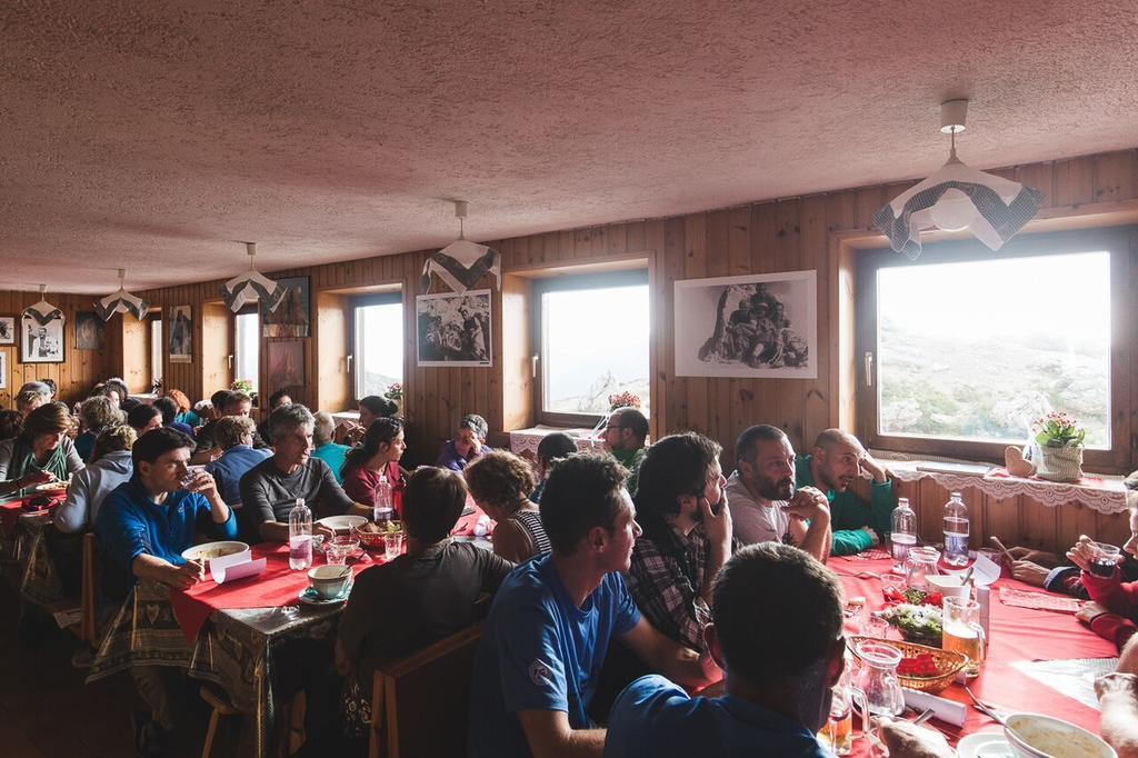 Hotel Rifugio Velo Della Madonna Sankt Martin am Sismunthbach Exterior foto